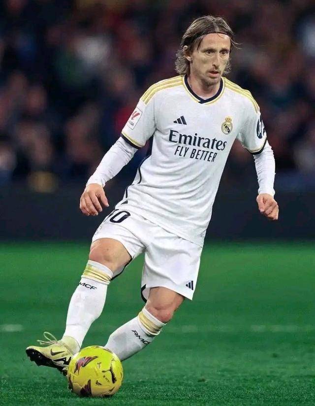 [图]丁俊晖力克徐思 晋级斯诺克英锦赛16强