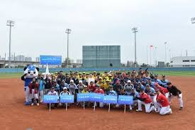 保罗被裁掉后，19年资深快船球迷愤怒脱粉，格里芬点赞